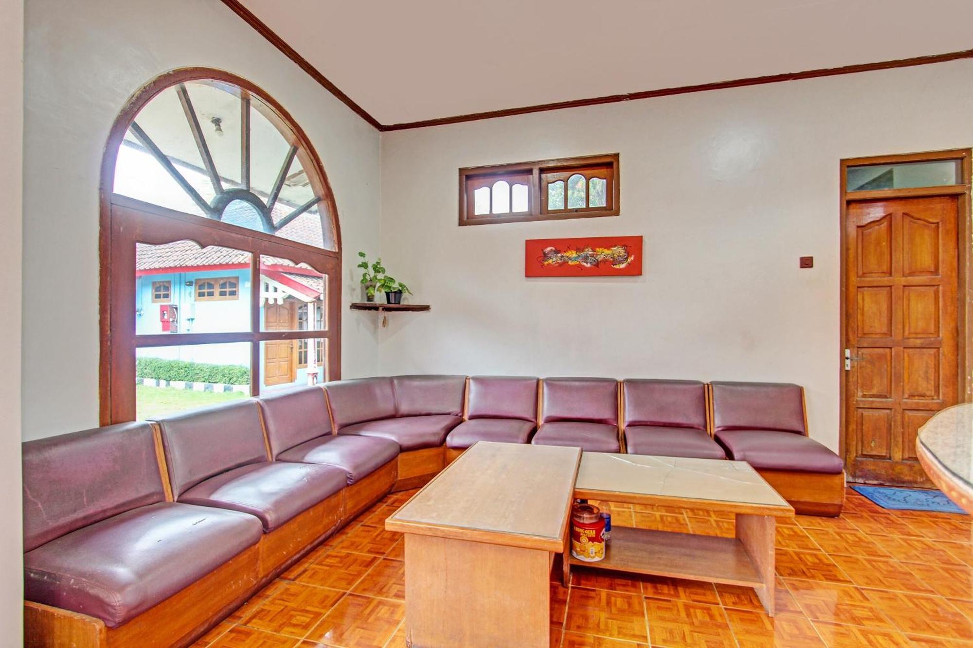 ホテル Capital O 91644 Loka Hause サラティガ エクステリア 写真