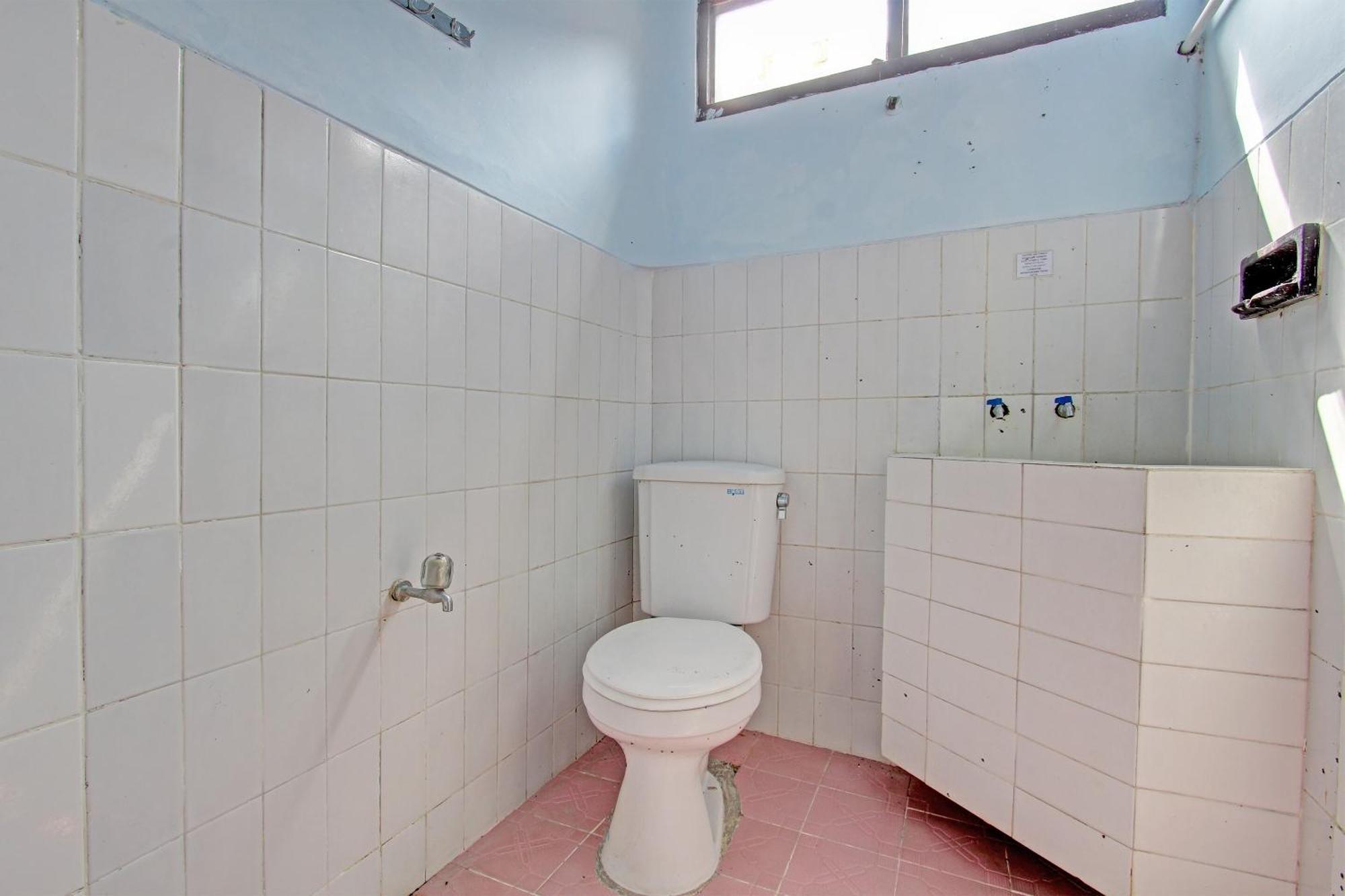ホテル Capital O 91644 Loka Hause サラティガ エクステリア 写真