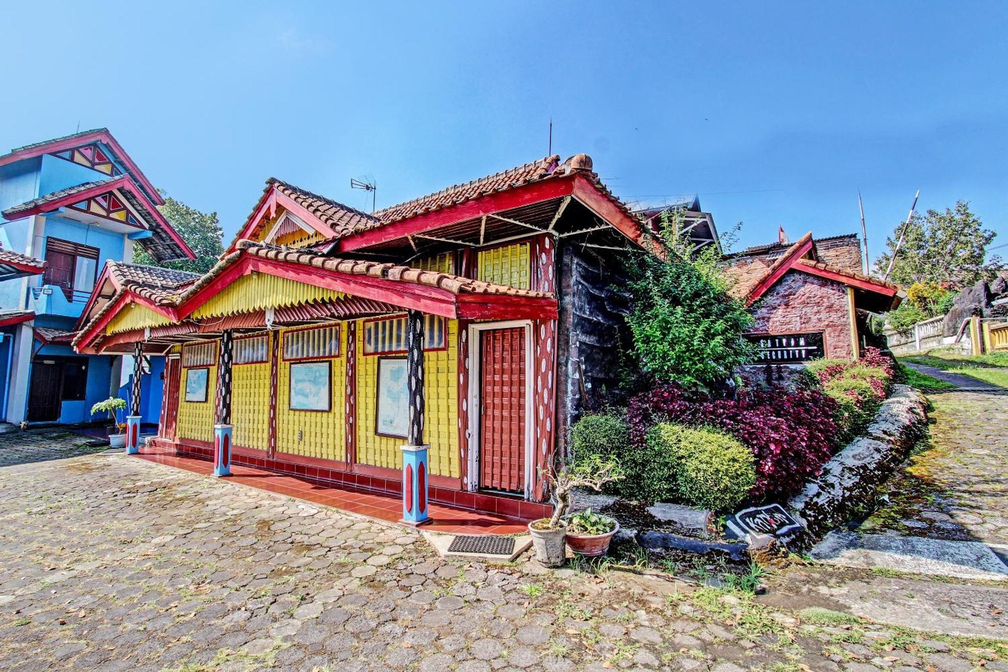 ホテル Capital O 91644 Loka Hause サラティガ エクステリア 写真