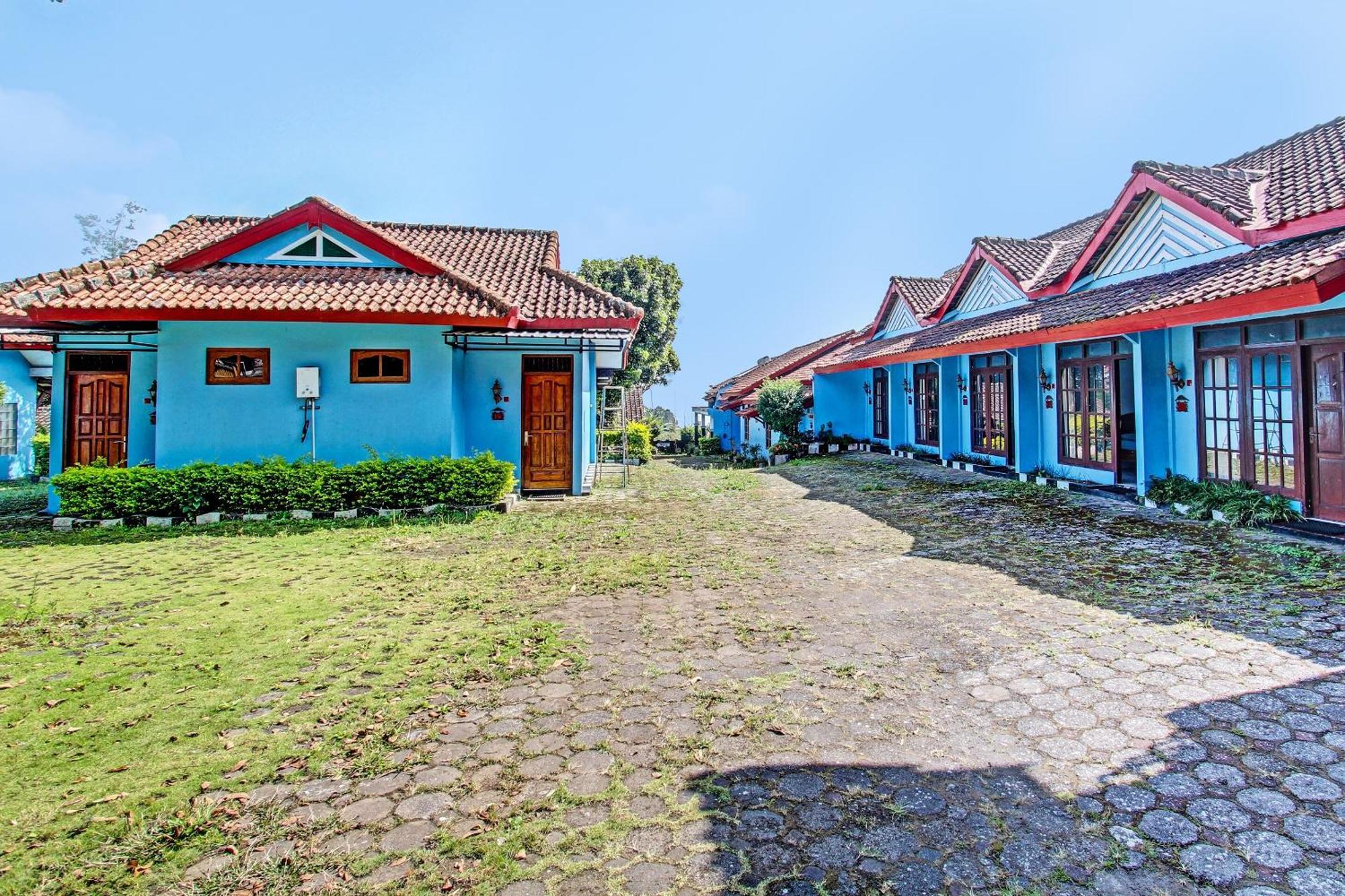 ホテル Capital O 91644 Loka Hause サラティガ エクステリア 写真